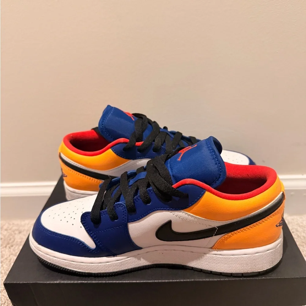 Nike Air Jordan 1 Low (GS) - White/Black/Red Box Label